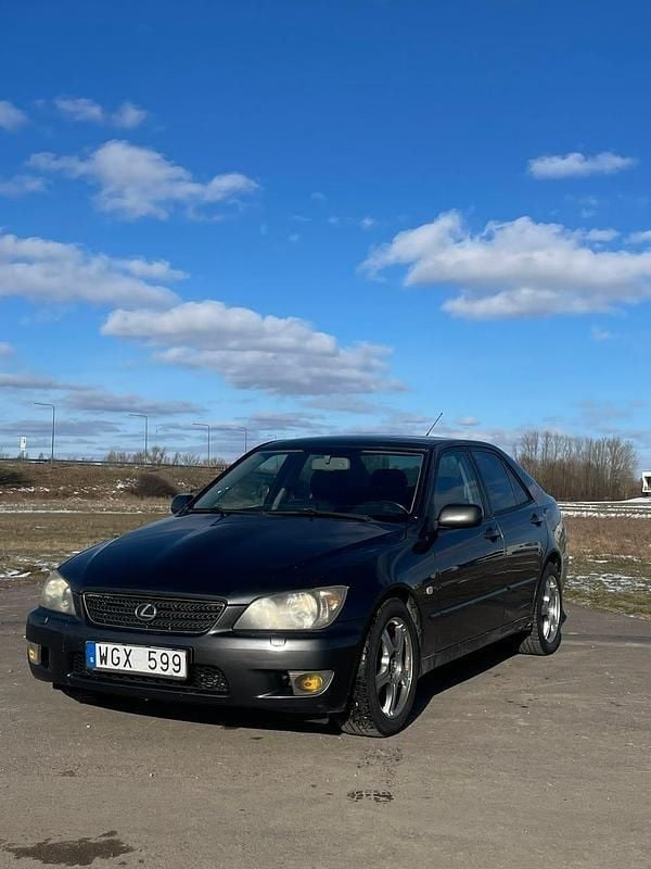 Begagnad Lexus IS200 155 HK (114 kW) 2005