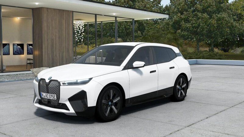 Vit Begagnad 2023 BMW iX Comfort Edition SUV | 949 500 kr - Bild 1/4