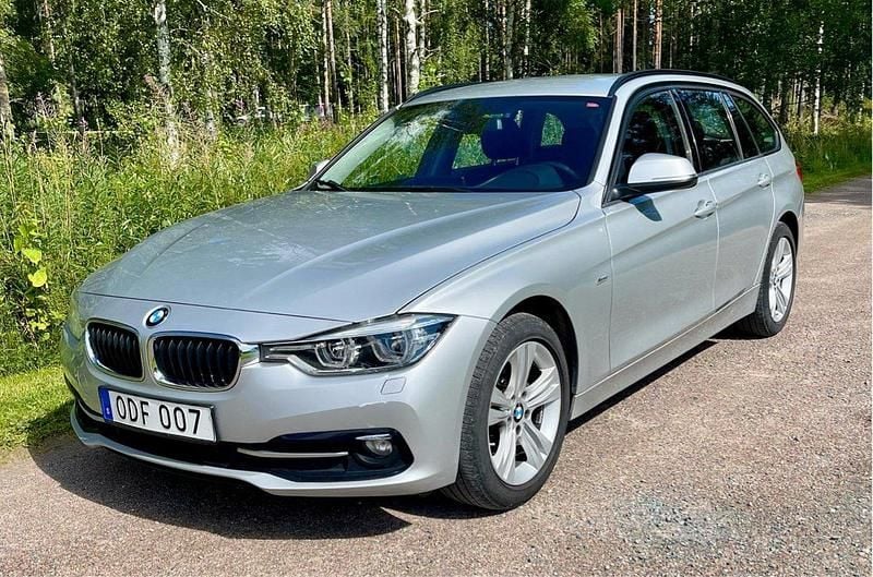 Silver Begagnad 2016 BMW 318 Sport Line Kombi | 145 000 kr (Marknadspris) - Bild 1/3