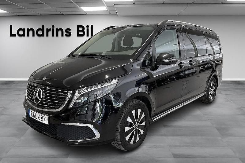 Svart (obsidiansvart metallic) Begagnad 2023 Mercedes EQV300 Edition Minibuss | 509 900 kr - Bild 1/4
