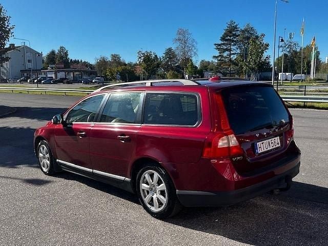 Röd Begagnad 2009 Volvo V70 Kinetic Kombi | 45 900 kr - Bild 1/4