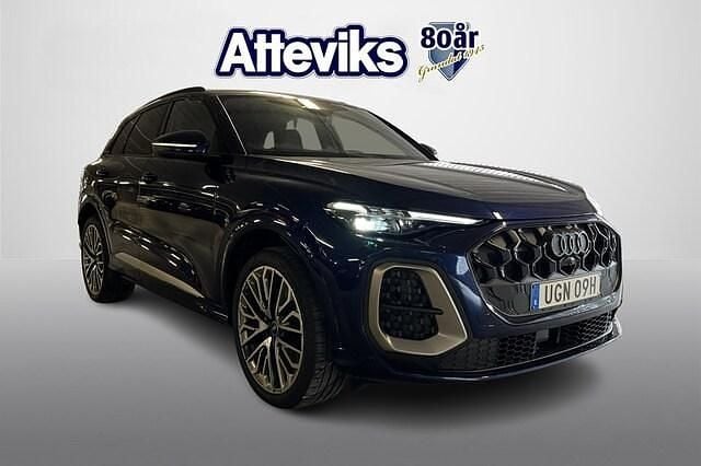 Navarrablå metallic Begagnad 2024 Audi Q5 S-Line SUV | 649 900 kr - Bild 1/4
