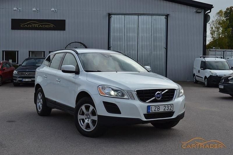 Begagnad Volvo XC60 Momentum 163 HK (119 kW) 2012 Vit SUV