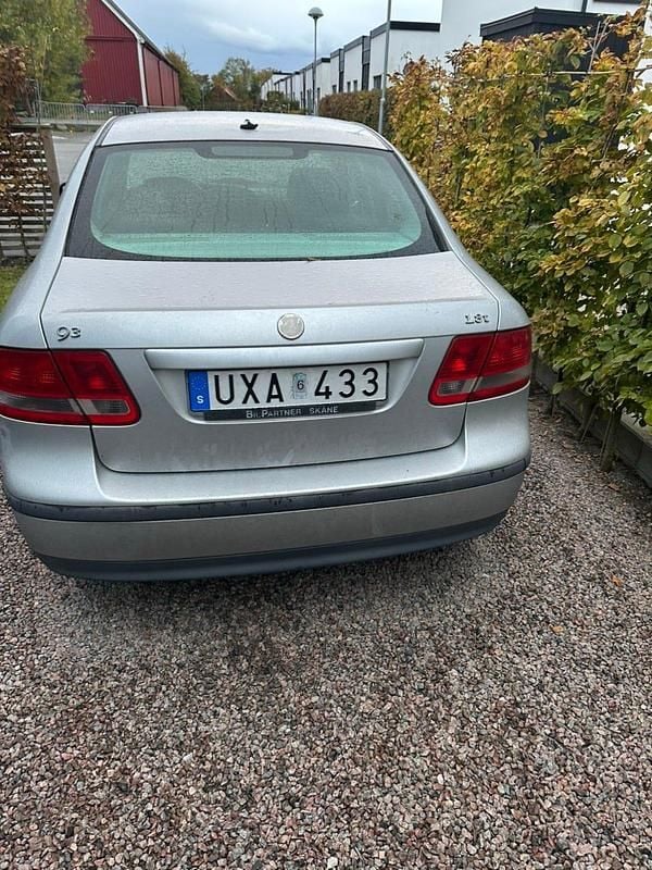 Begagnad 2004 Saab 9-3 Sedan | 5 000 kr (Superpris) - Bild 1/4