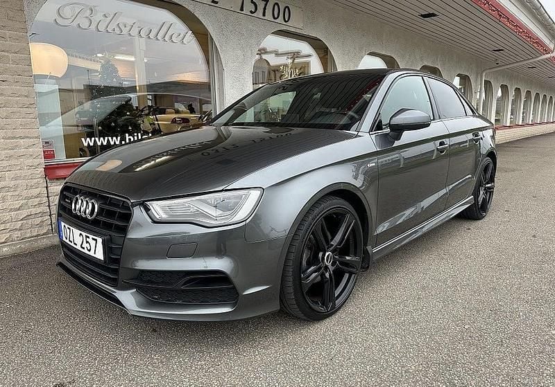 Begagnad Audi A3 S-Line 150 HK (110 kW) 2015 Grå Sedan