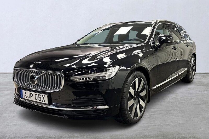 Svart Ny 2024 Volvo V90 Core Kombi | 545 000 kr (Marknadspris) - Bild 1/4