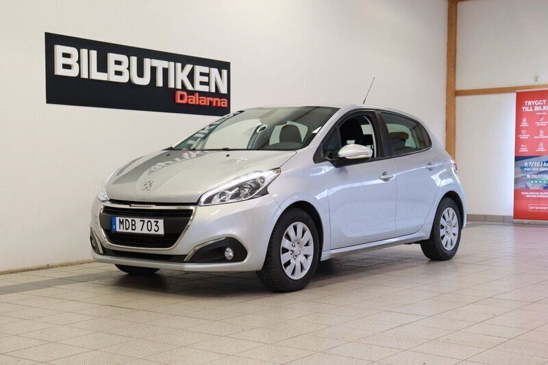 Ljusgrå Begagnad 2015 Peugeot 208 Halvkombi | 59 500 kr (Bra pris) - Bild 1/4