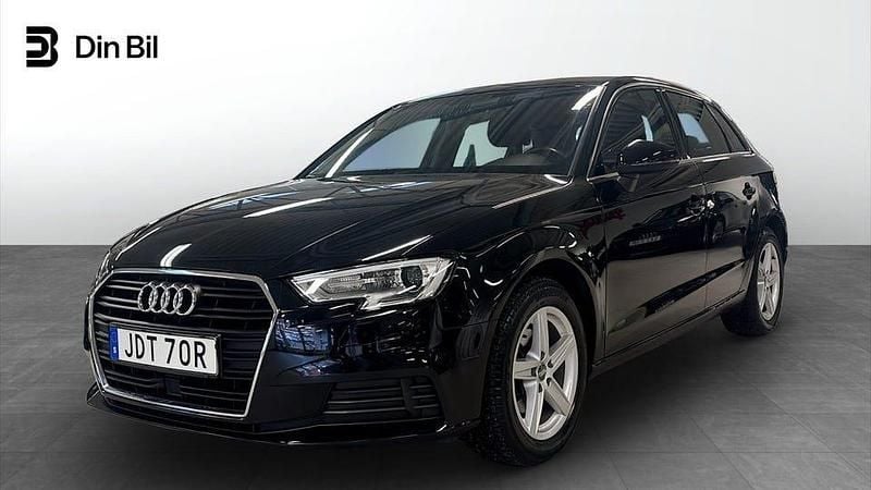 Brilliantsvart Begagnad 2020 Audi A3 Proline Sedan | 209 000 kr (Bra pris) - Bild 1/4