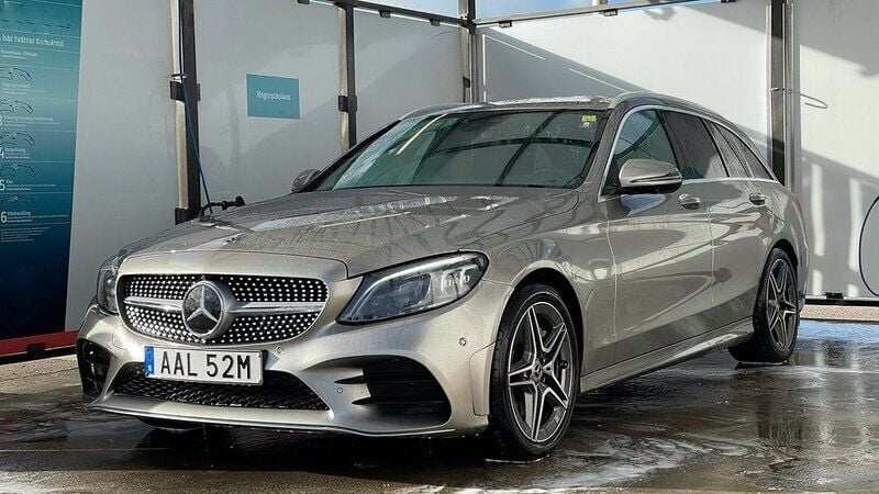 Silver Begagnad 2019 Mercedes C300 Kombi | 359 500 kr (Marknadspris) - Bild 1/4
