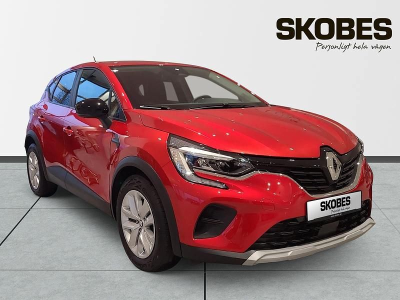 Röd Begagnad 2023 Renault Captur Zen SUV | 219 300 kr (Marknadspris) - Bild 1/3
