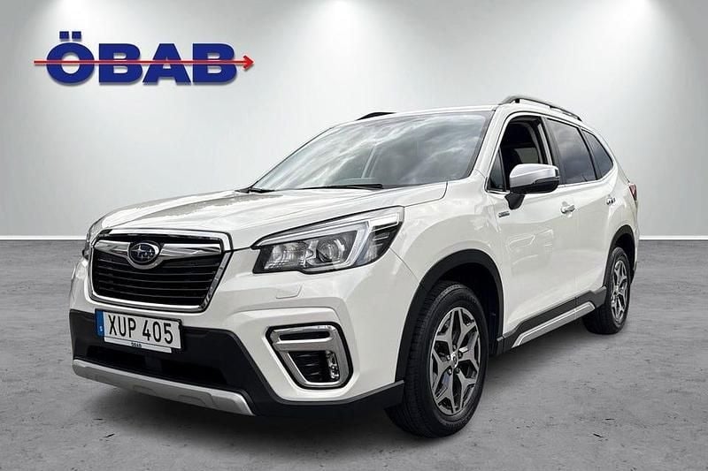 Vit Begagnad 2020 Subaru Forester Active SUV | 278 900 kr (Marknadspris) - Bild 1/4