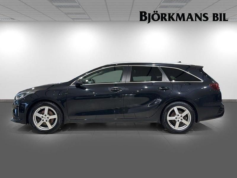 Begagnad Kia Ceed Sportswagon Advance 105 HK (77 kW) 2020 /1k/ pearl black m Kombi
