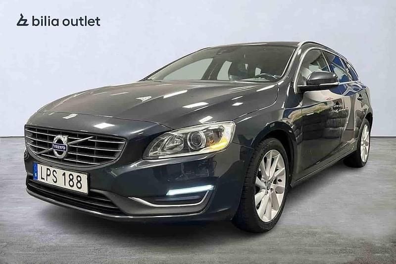 Grå Begagnad 2015 Volvo V60 Kombi | 119 900 kr - Bild 1/1