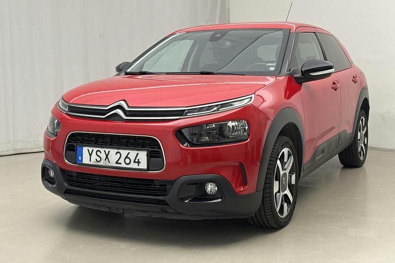 Röd Begagnad 2019 Citroën C4 Cactus PureTech Halvkombi | 112 000 kr (Marknadspris) - Bild 1/4