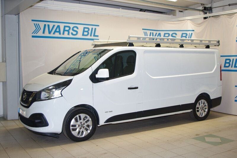 Vit Begagnad 2017 Nissan NV300 Van | 136 250 kr (Lite dyr) - Bild 1/4