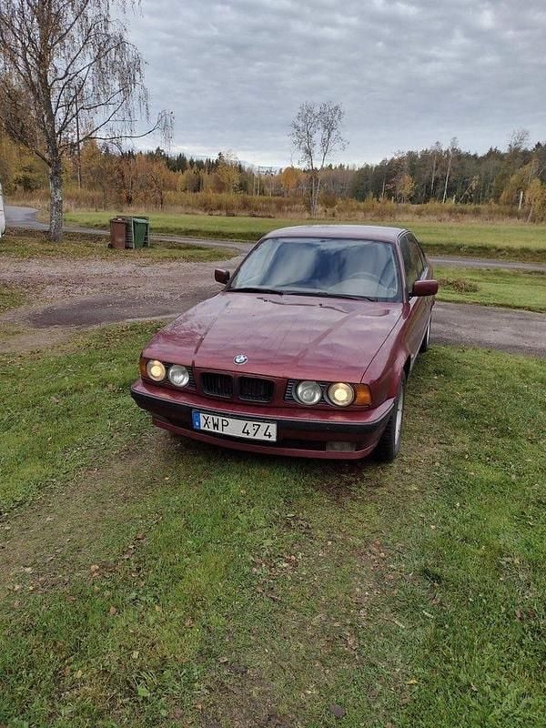 Begagnad 1994 BMW 525 Sedan | 38 000 kr - Bild 1/4