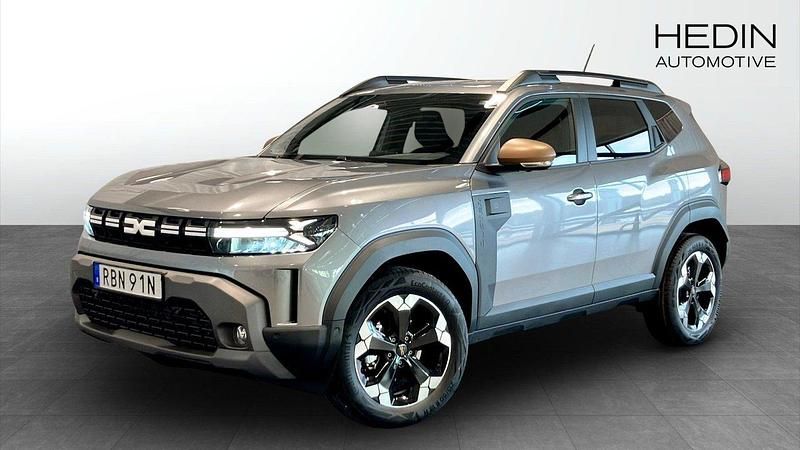 Grå (grey) Begagnad 2024 Dacia Duster Extreme SUV | 329 900 kr (Marknadspris) - Bild 1/4