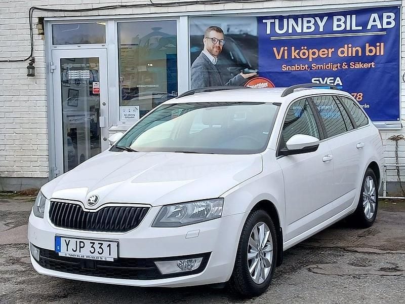 Vit Begagnad 2017 Skoda Octavia Kombi | 109 900 kr (Marknadspris) - Bild 1/4