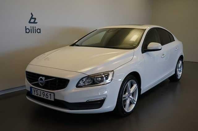 Vit Begagnad 2017 Volvo S60 Standard Sedan | 164 500 kr (Marknadspris) - Bild 1/3