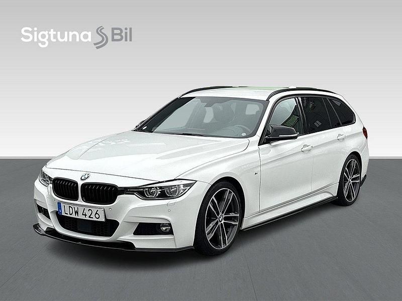 Vit Begagnad 2018 BMW 330 M Sport Kombi | 289 900 kr (Marknadspris) - Bild 1/3