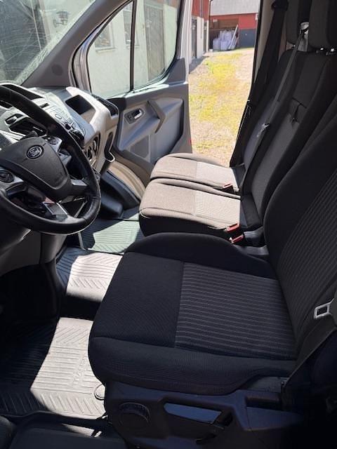 Grå Begagnad 2017 Ford Transit Custom | 105 500 kr (Superpris) - Bild 1/4