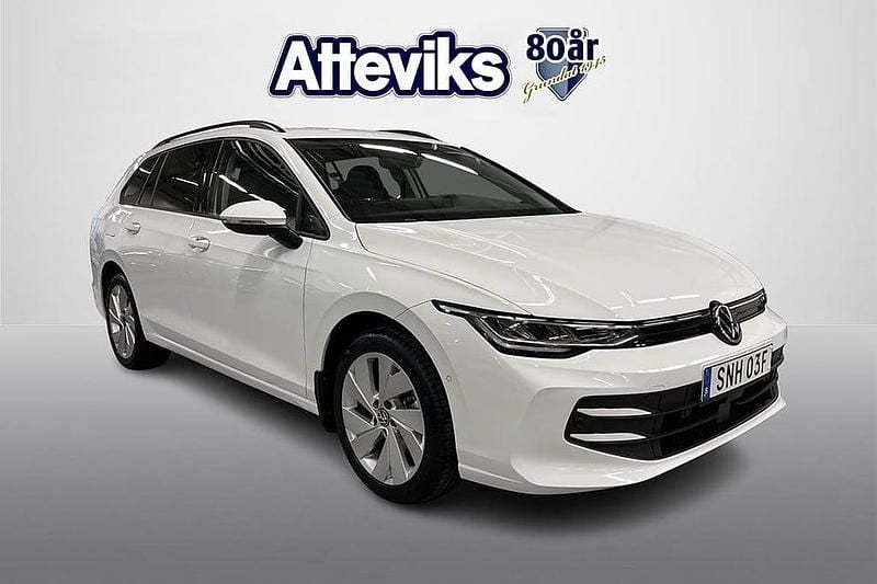 Vit Begagnad 2024 VW Golf VIII Life Kombi | 329 900 kr (Lite dyr) - Bild 1/4