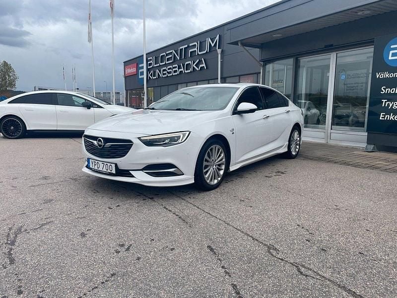 Vit Begagnad 2017 Opel Insignia Business Halvkombi | 174 900 kr (Bra pris) - Bild 1/4
