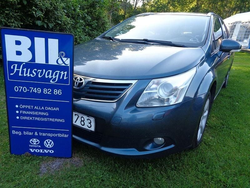 Mörkblå Begagnad 2010 Toyota Avensis Business Edition Kombi | 49 900 kr - Bild 1/4