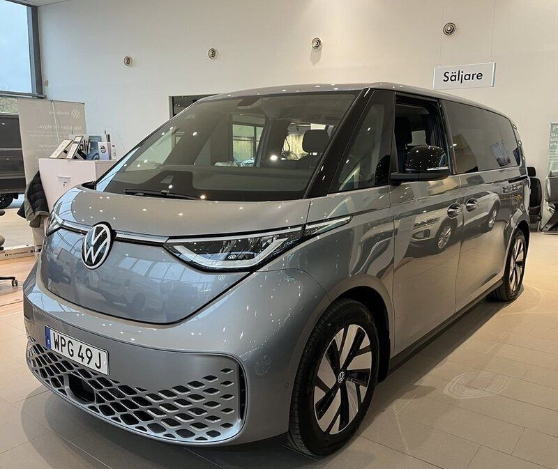 Silver (mono silver metallic) Ny 2025 VW ID. Buzz Pro Van | 629 900 kr (Bra pris) - Bild 1/4