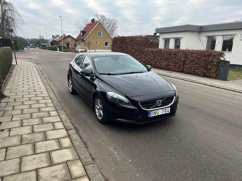 Begagnad 2013 Volvo V40 | 73 000 kr (Marknadspris) - Bild 1/4