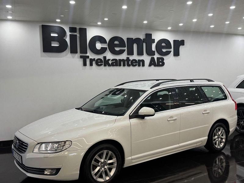 Vit Begagnad 2014 Volvo V70 Momentum Kombi | 104 900 kr (Marknadspris) - Bild 1/4