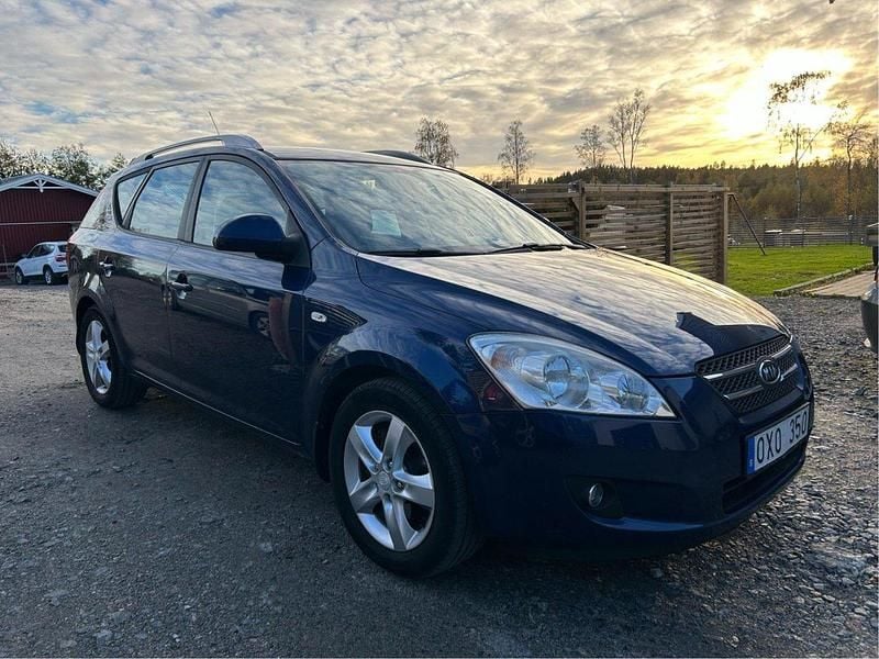 Blå Begagnad 2008 Kia Ceed Sportswagon 4 Kombi | 37 000 kr (Marknadspris) - Bild 1/4