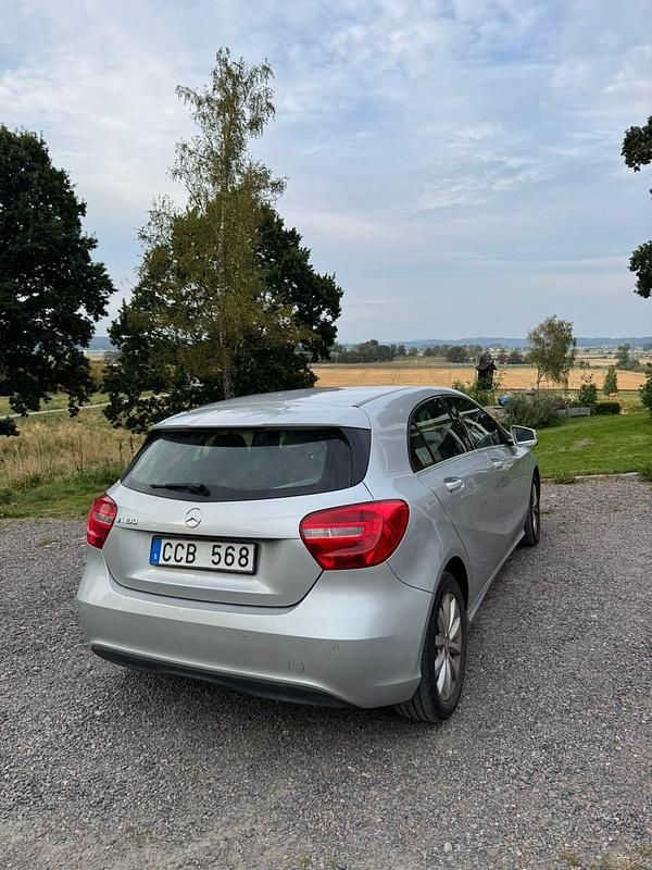 Begagnad Mercedes A180 122 HK (89 kW) 2014