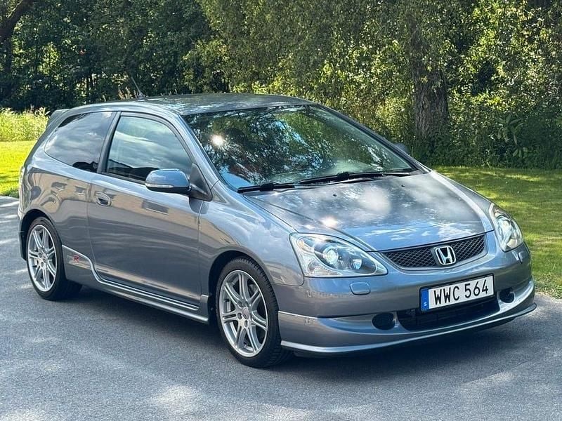 Grå Begagnad 2005 Honda Civic Type R Halvkombi | 159 900 kr (Dyr) - Bild 1/4