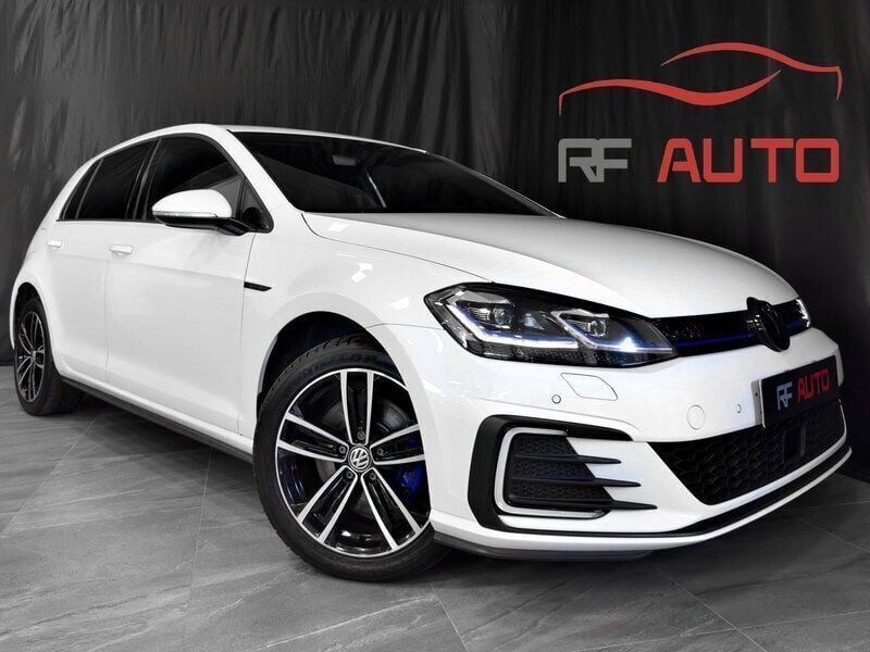 Vit Begagnad 2020 VW Golf VII GTE Halvkombi | 249 900 kr (Marknadspris) - Bild 1/4