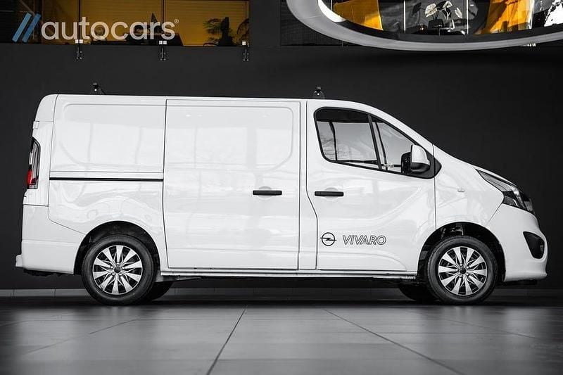 Begagnad Opel Vivaro 125 HK (91 kW) 2019 Vit Minibuss