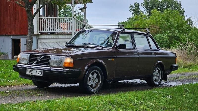 Begagnad 1984 Volvo 240 | 32 000 kr - Bild 1/4