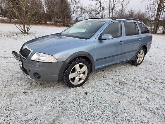 Begagnad 2008 Skoda Octavia Scout Kombi | 37 000 kr (Marknadspris) - Bild 1/4