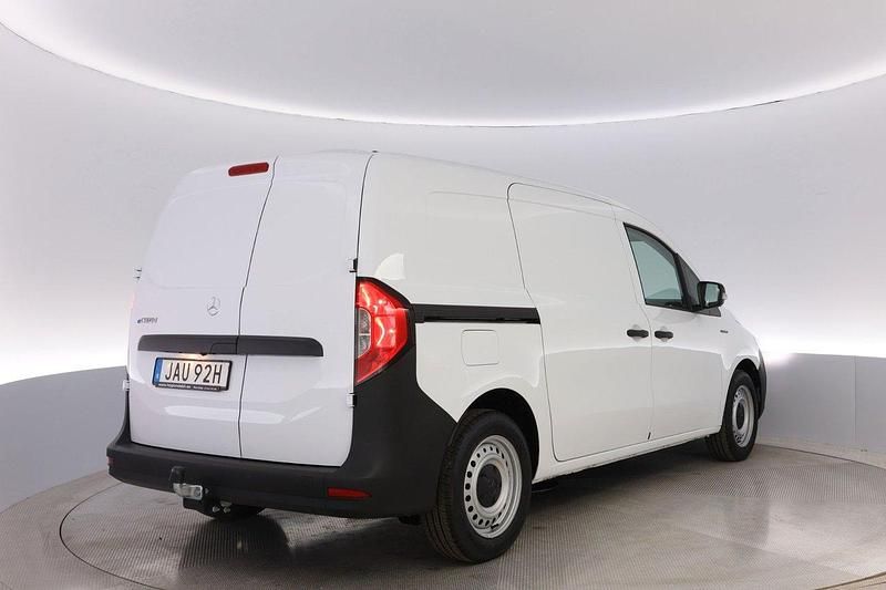 Begagnad Mercedes eCitan 90 kW (123 HK) 2023 Vit (arktisk vit) Van