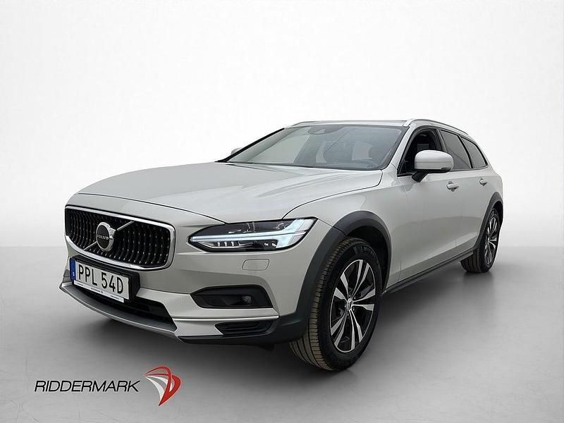 Begagnad Volvo V90 CC 197 HK (144 kW) 2021 Vit Kombi