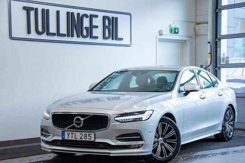 Silver Begagnad 2017 Volvo S90 Momentum Sedan | 214 900 kr (Marknadspris) - Bild 1/4