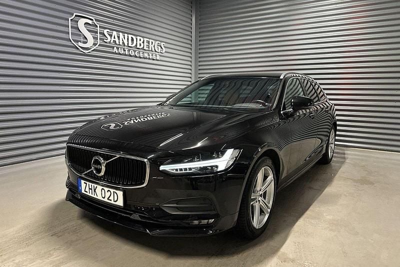 Svart Begagnad 2019 Volvo V90 Momentum Kombi | 214 500 kr (Marknadspris) - Bild 1/4