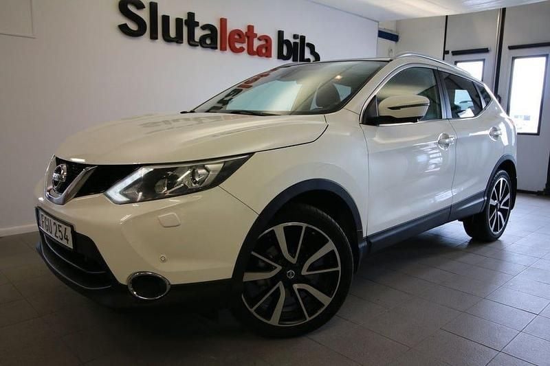 Vit Begagnad 2014 Nissan Qashqai 360º SUV | 114 900 kr (Dyr) - Bild 1/4