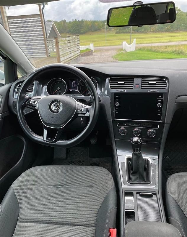 Begagnad VW Golf VII 110 HK (80 kW) 2018