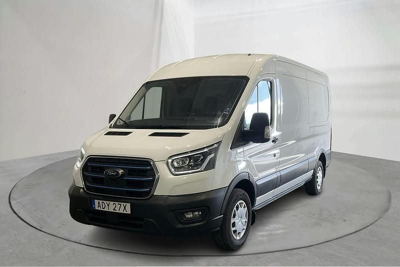 Vit Begagnad 2023 Ford Transit | 389 000 kr (Superpris) - Bild 1/4