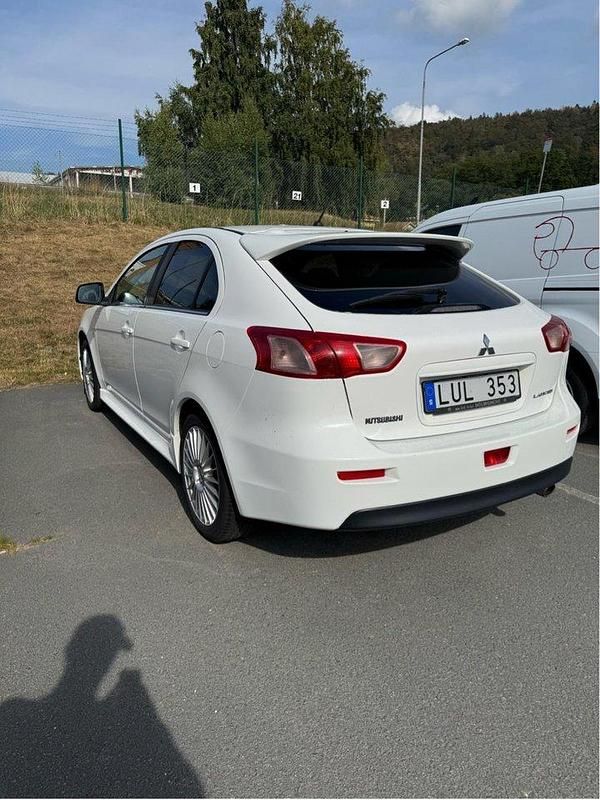 Begagnad 2011 Mitsubishi Lancer Sportback Halvkombi | 47 000 kr (Marknadspris) - Bild 1/4