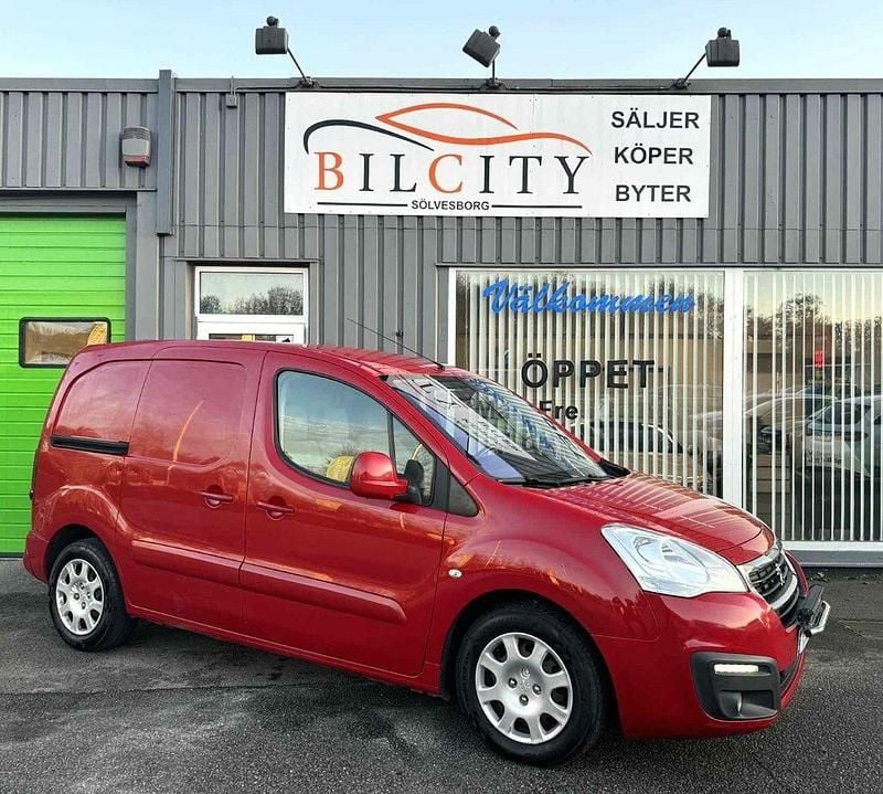 Röd Begagnad 2016 Peugeot Partner Van | 67 900 kr (Marknadspris) - Bild 1/4