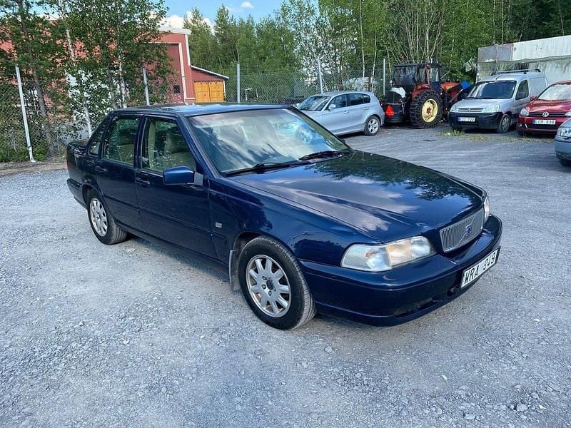 Mörkblå Begagnad 1999 Volvo S70 Standard Sedan | 19 900 kr - Bild 1/4