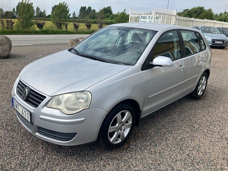 Silver Begagnad 2007 VW Polo Comfortline Halvkombi | 45 000 kr - Bild 1/4