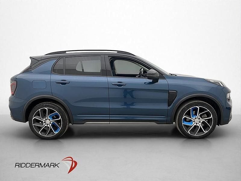 Begagnad Lynk & Co 01 261 HK (191 kW) 2022 Blå SUV